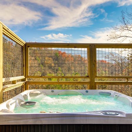 Gatlinburg Cabin With Game Room, Hot Tub And Mtn Views Exterior foto